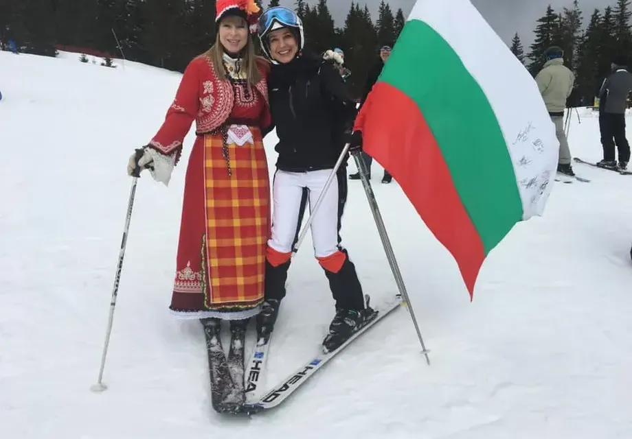 Пращат петел и пържоли на Мира Добрева