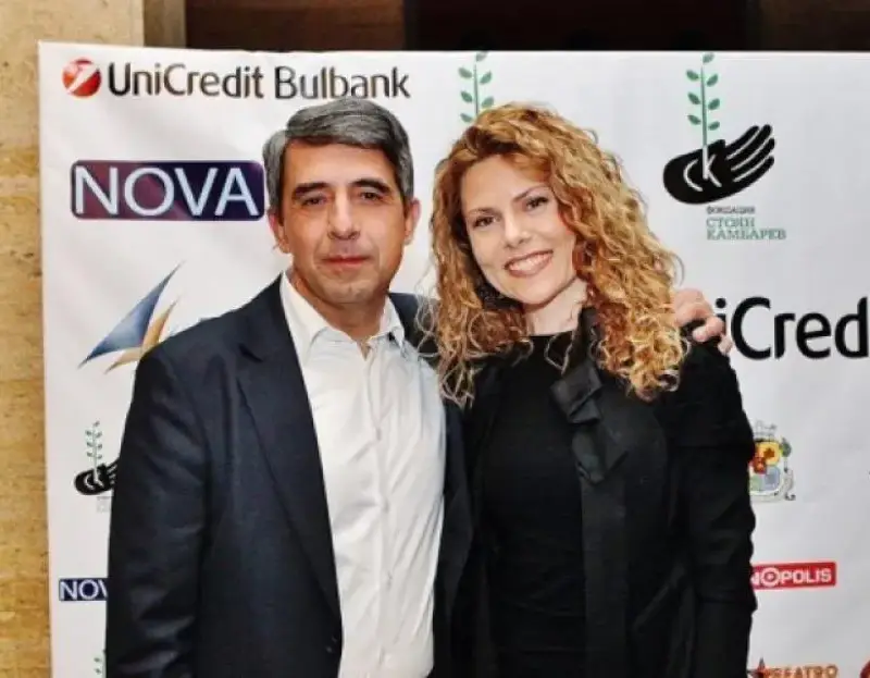 Росен и Деси Плевнелиеви разделени в самолета