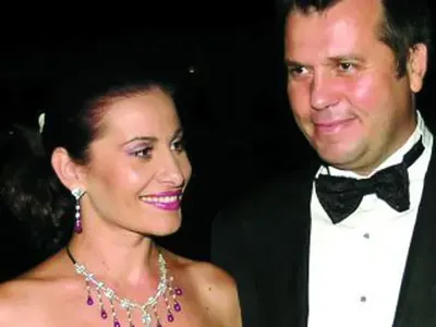 Семейството на Илия Павлов поля помена му с шампанско и стриди