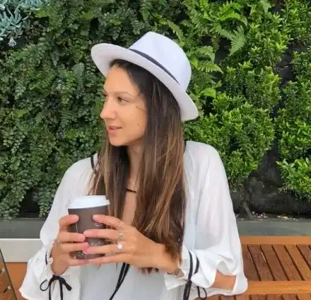 Сестрата на Цвети Пиронкова изрисува университет в Лос Анджелис