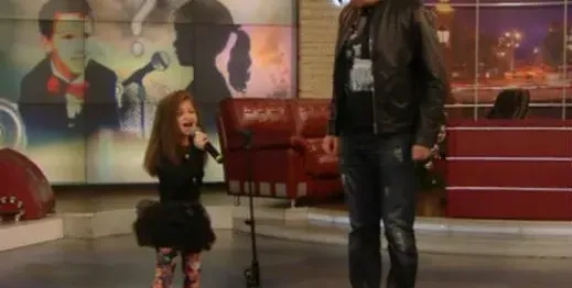 Слави търси нова Крисия! Дългия направи кастинг „Нова звезда” за гласовити хлапета