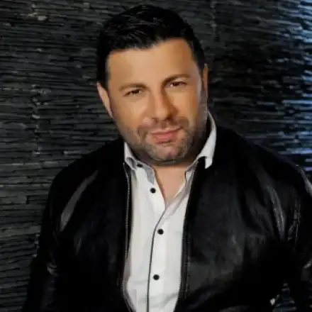 Тони Стораро заряза наргиле бара