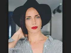Мария Силвестър крие нов млад мъж