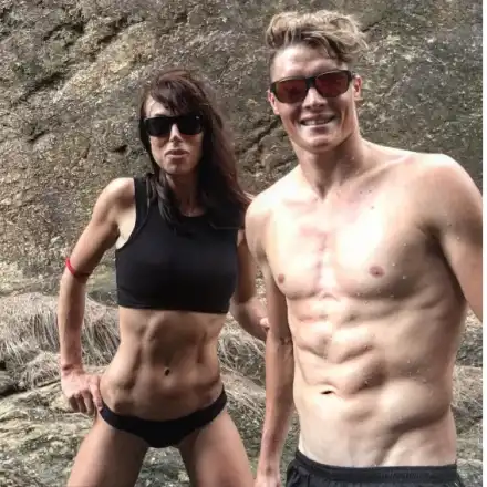 Зара направи мускули като на мъж