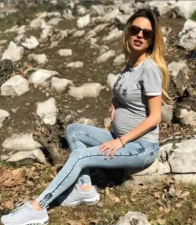 Звезда от „София ден и нощ“ показа наедряло коремче