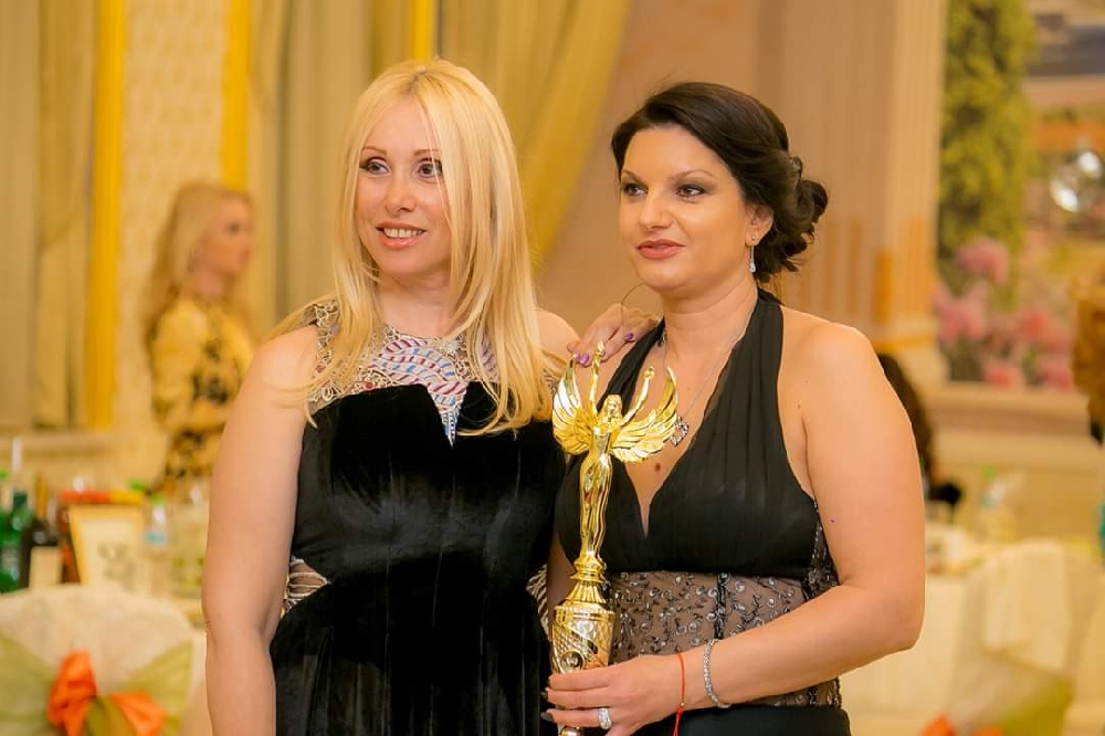 Теодора Давидкова с приз „Мисис дама на годината“ 2019 за Body T@lk