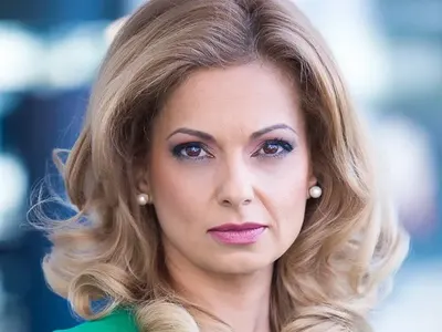 Аделина Радева ходи на работа с метрото! Виктор Николаев спря да я вози с колата си