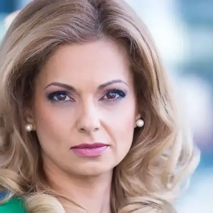 Аделина Радева ходи на работа с метрото! Виктор Николаев спря да я вози с колата си