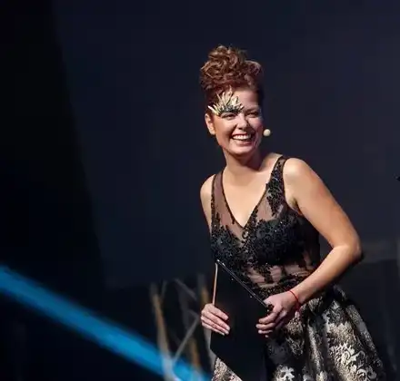 Алекс Сърчаджиева в страх от самолети