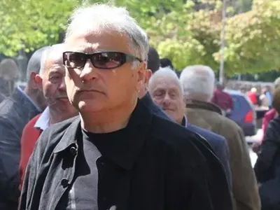 Бащата на Бербо с цайси за 500 кинта