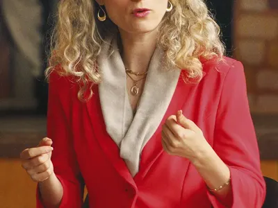 Бившият мъж на Деси Добрева я съди