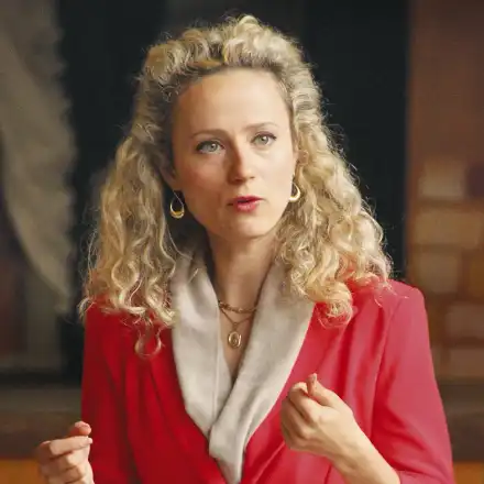 Бившият мъж на Деси Добрева я съди