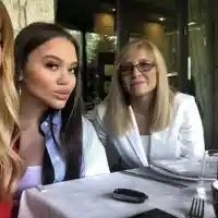 Дъщерята на Анелия става колежка на майка си