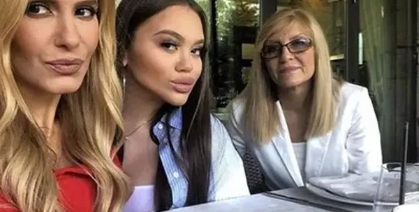 Дъщерята на Анелия става колежка на майка си