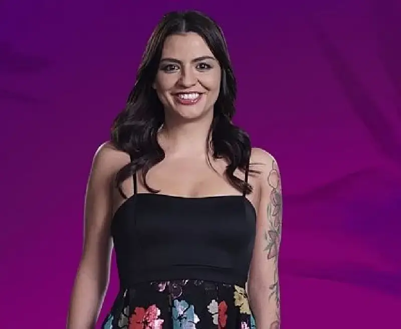 Деси Цонева чака годежен пръстен