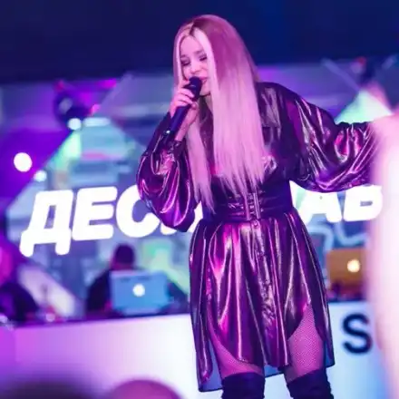 Десислава отново смени прическата