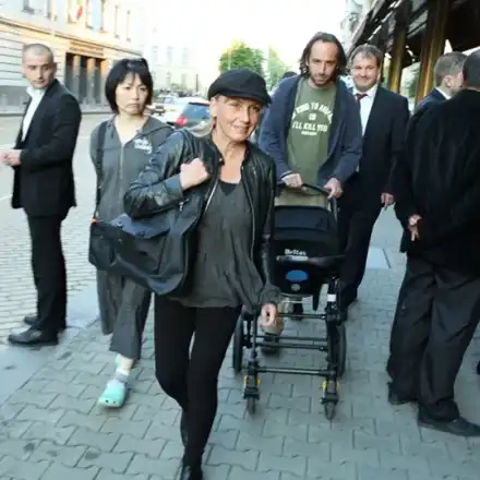 Елена Йончева прати сина си на горско училище