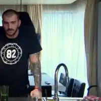 Емо Къртицата стана татко на момиченце