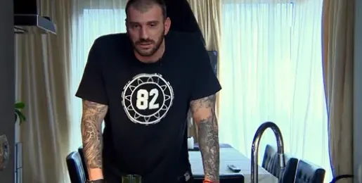 Емо Къртицата стана татко на момиченце