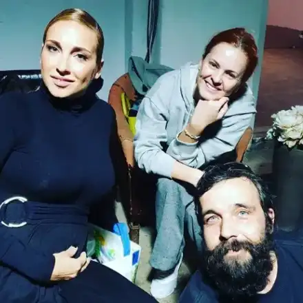 Ето я бременната Алекс Раева!