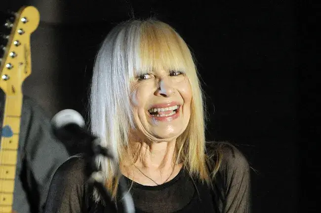 Истинската възраст на звездите:Лили Иванова 80 г., Лора Крумова 39 г.,  Деси Слава 41 г. и още...