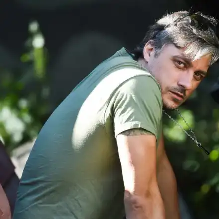 Карамазов си купи къща с хонорара от „Дяволското гърло”