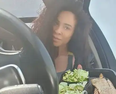 Маги Сидерова вае тяло с авокадо