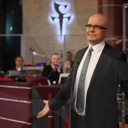 Майки на бунт срещу Слави заради нагласен кастинг