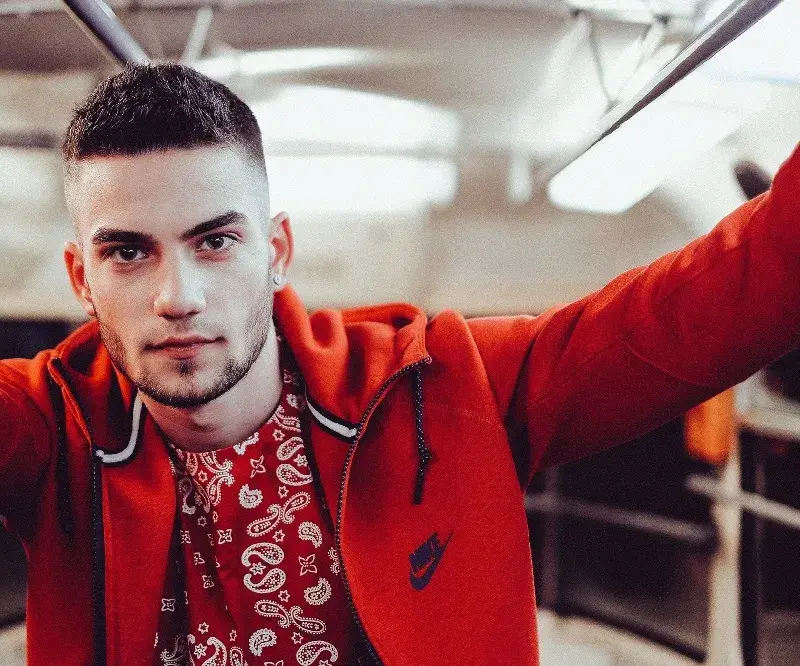 Наско Колев скъса джоба (Рекламира вафли и кисело мляко)