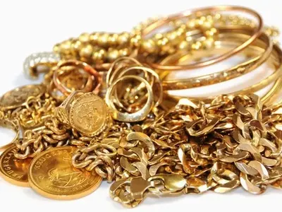 Не всичко, което блести, е златно и как да спрем да купуваме грозни бижута