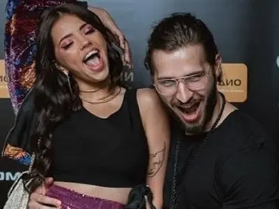 Папи Ханс не се разделя с Дара