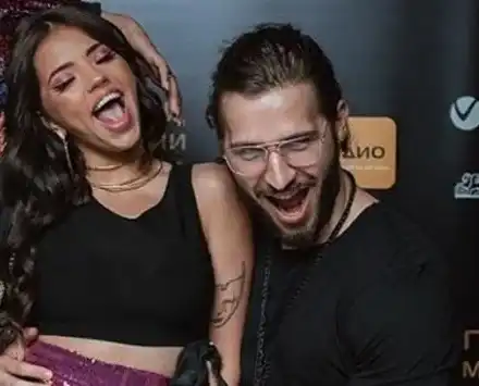 Папи Ханс не се разделя с Дара