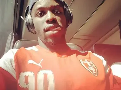 По 100 евро бакшиши оставя звезда на ЦСКА! Али Соу се кефи на мазни кючеци