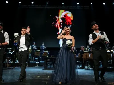 Поли Генова без майчинство