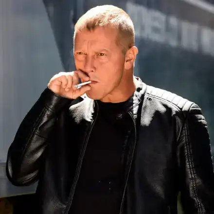 Попето от „Дяволското гърло” завършил вечерно училище, нокаутирал директор заради обида