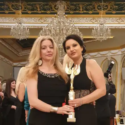 Теодора Давидкова с приз „Мисис дама на годината“ 2019 за Body T@lk