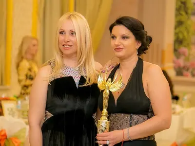 Теодора Давидкова с приз „Мисис дама на годината“ 2019 за Body T@lk