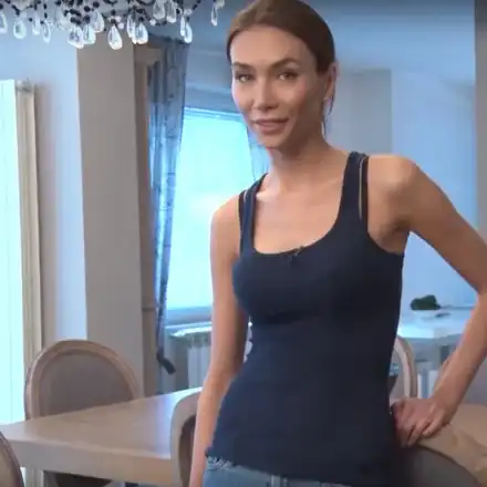 Уоу! Любовницата на Башар с 11 операции на носа