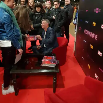 Варна аплодира на крака Мариан Вълев и „Лошо момиче“