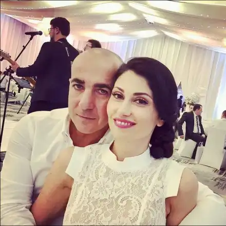 Вдовицата на Шарков цъфти с новия си любим