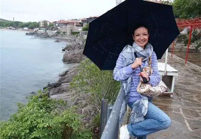 Вихра пак стана отчаяна съпруга