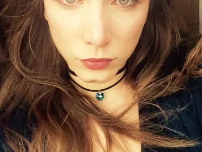 Внучката на Тодор Колев вае тяло с обръч