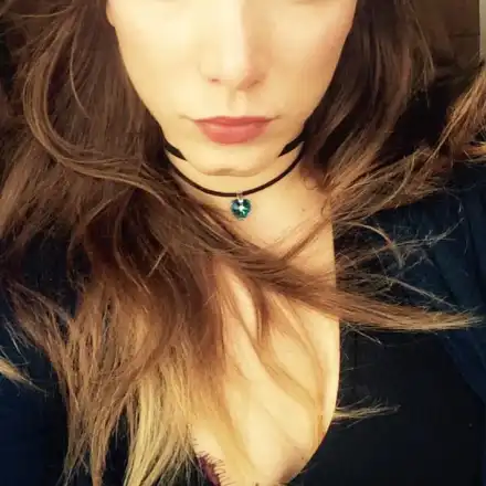 Внучката на Тодор Колев вае тяло с обръч