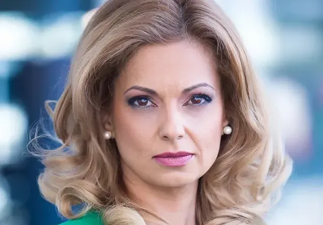 Аделина Радева ходи на работа с метрото! Виктор Николаев спря да я вози с колата си