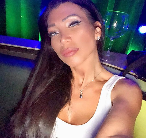 Катрин Вачева стана жива кукла