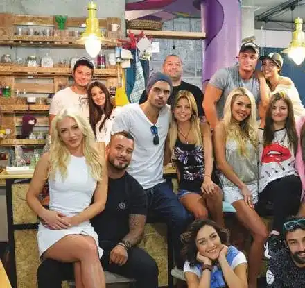 Актьори от „София ден и нощ” проплакаха: Не ни платиха хонорарите! (Подробности)