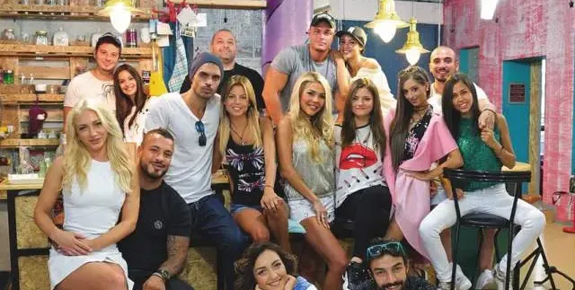 Актьори от „София ден и нощ” проплакаха: Не ни платиха хонорарите! (Подробности)