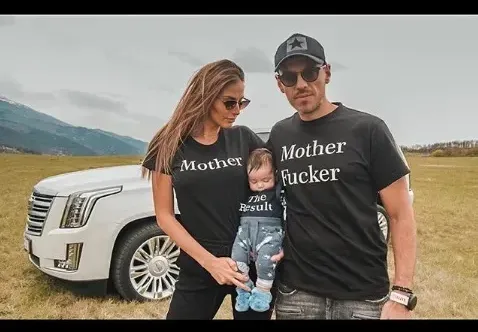 Алекс и Дани вбесиха майките с пошла снимка