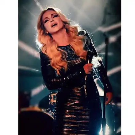 Алекс Раева крие мъжа си