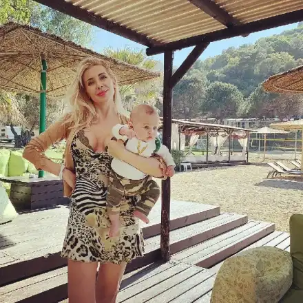 Антония заведе бебето на къмпинг